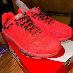 Under Amour Hovr Machina